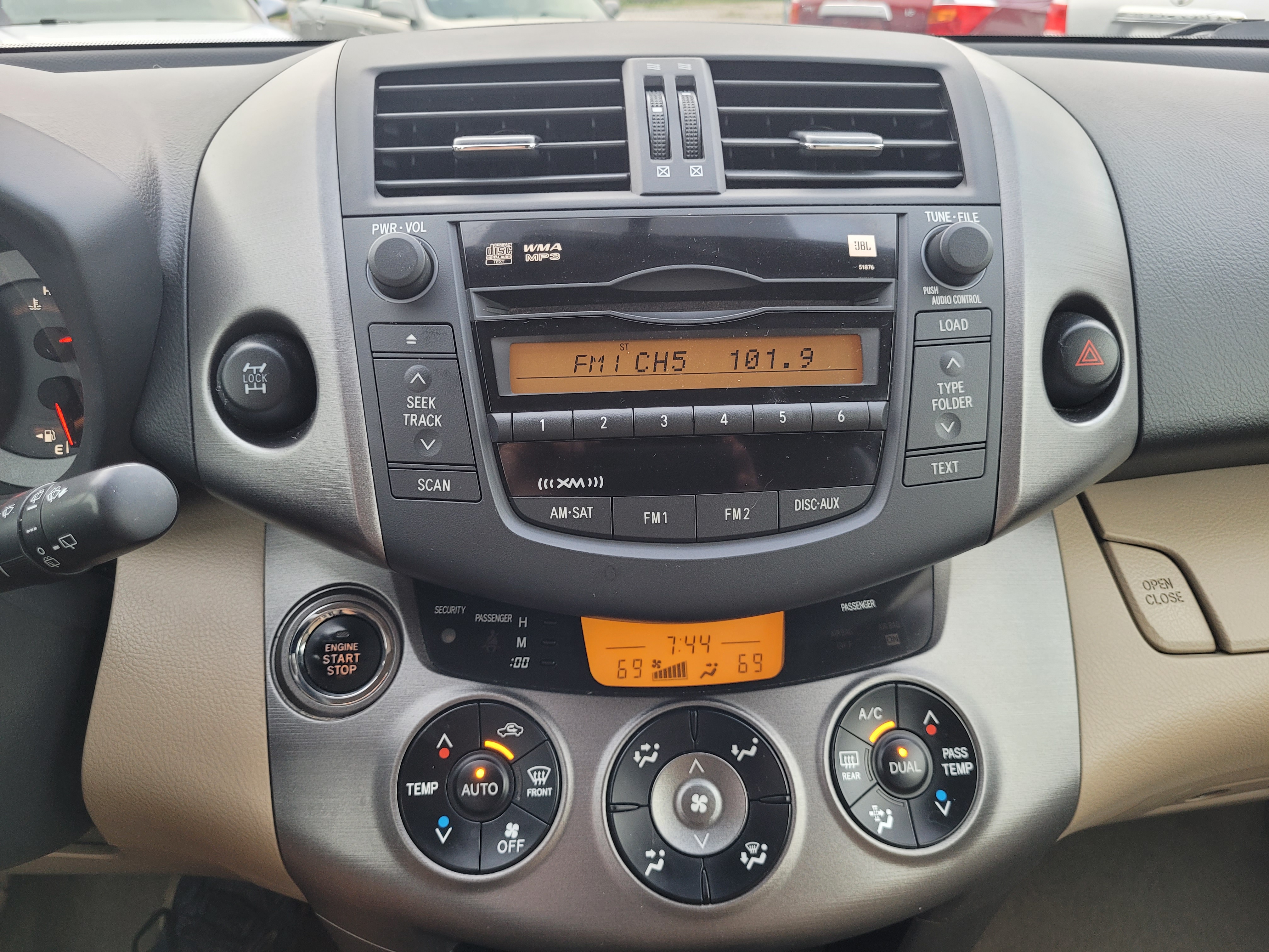 Car photo